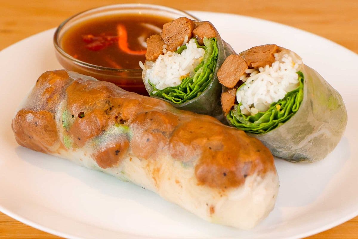 302. Salad Rolls with Tofu Puffs (2 pcs) - Goi Cuon Chay