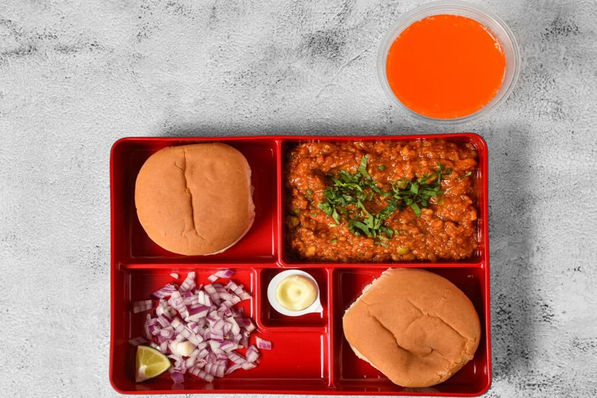 Pav Bhaji with Canned Drink