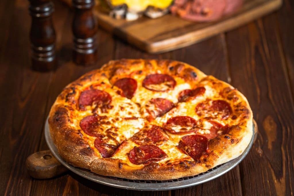 Medium Pepperoni Classic Pizza