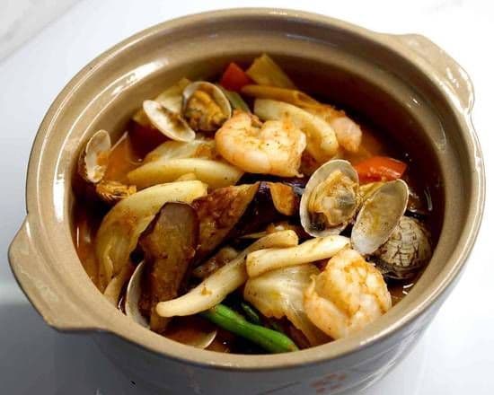 305. Assam Seafood Hot Pot