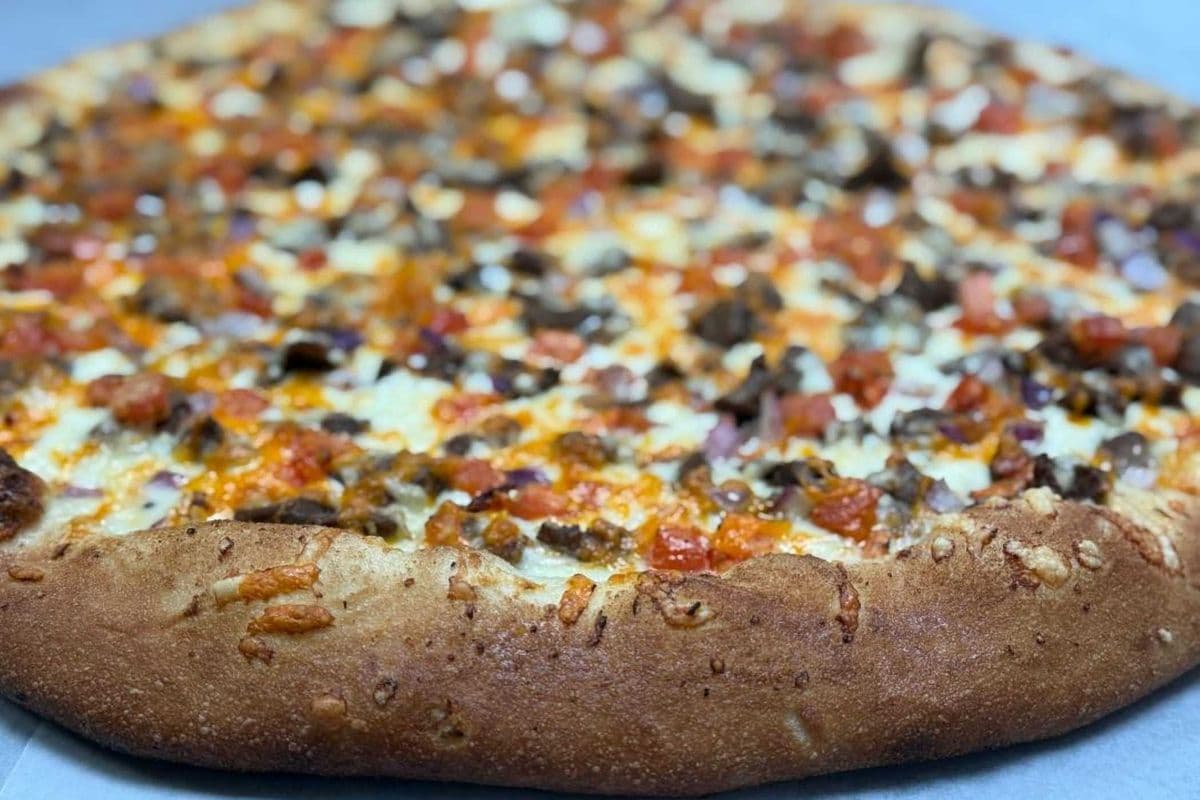12" The Impossible Donair Pizza (100% vegetarian)