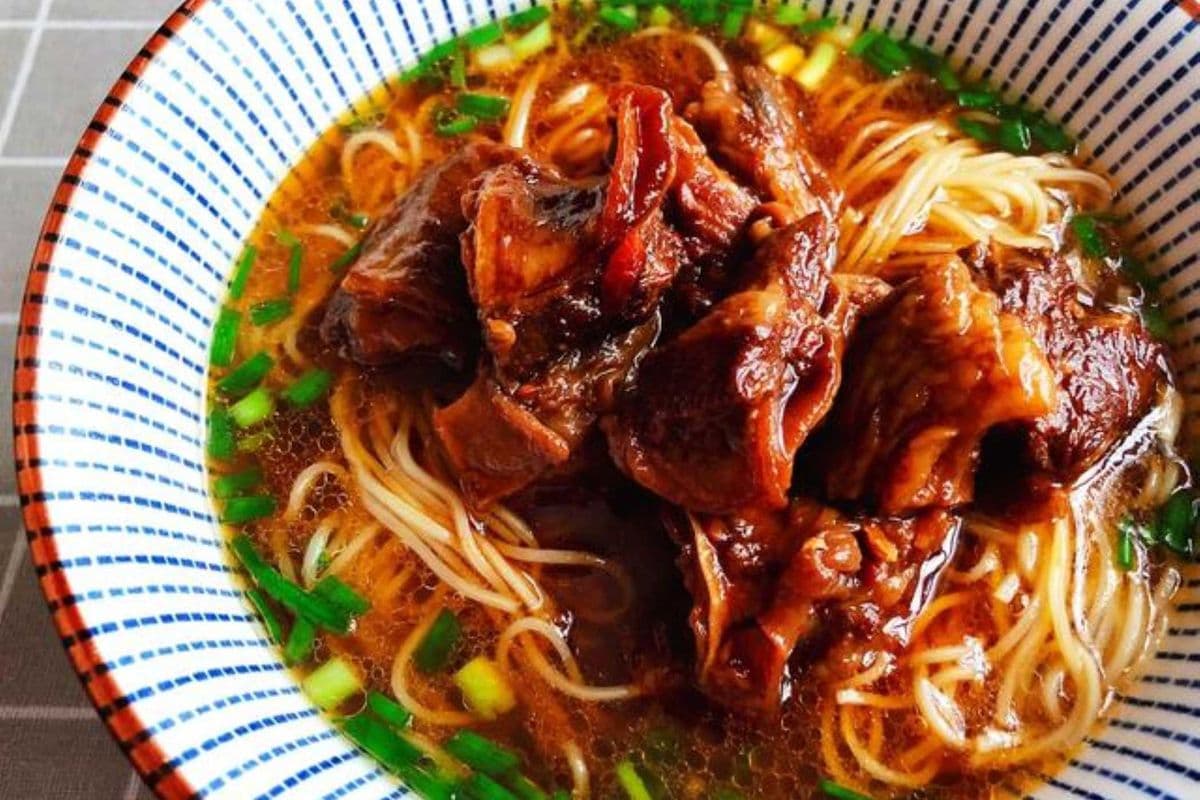 D2. Braised Beef & Potato Noodle Soup