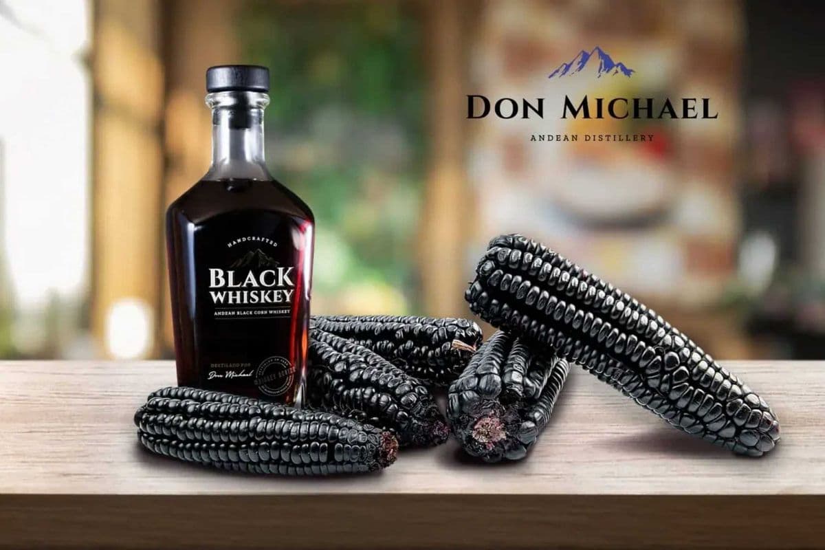 BLACK WHISKEY-PERU-750ML (1 x 750ML)