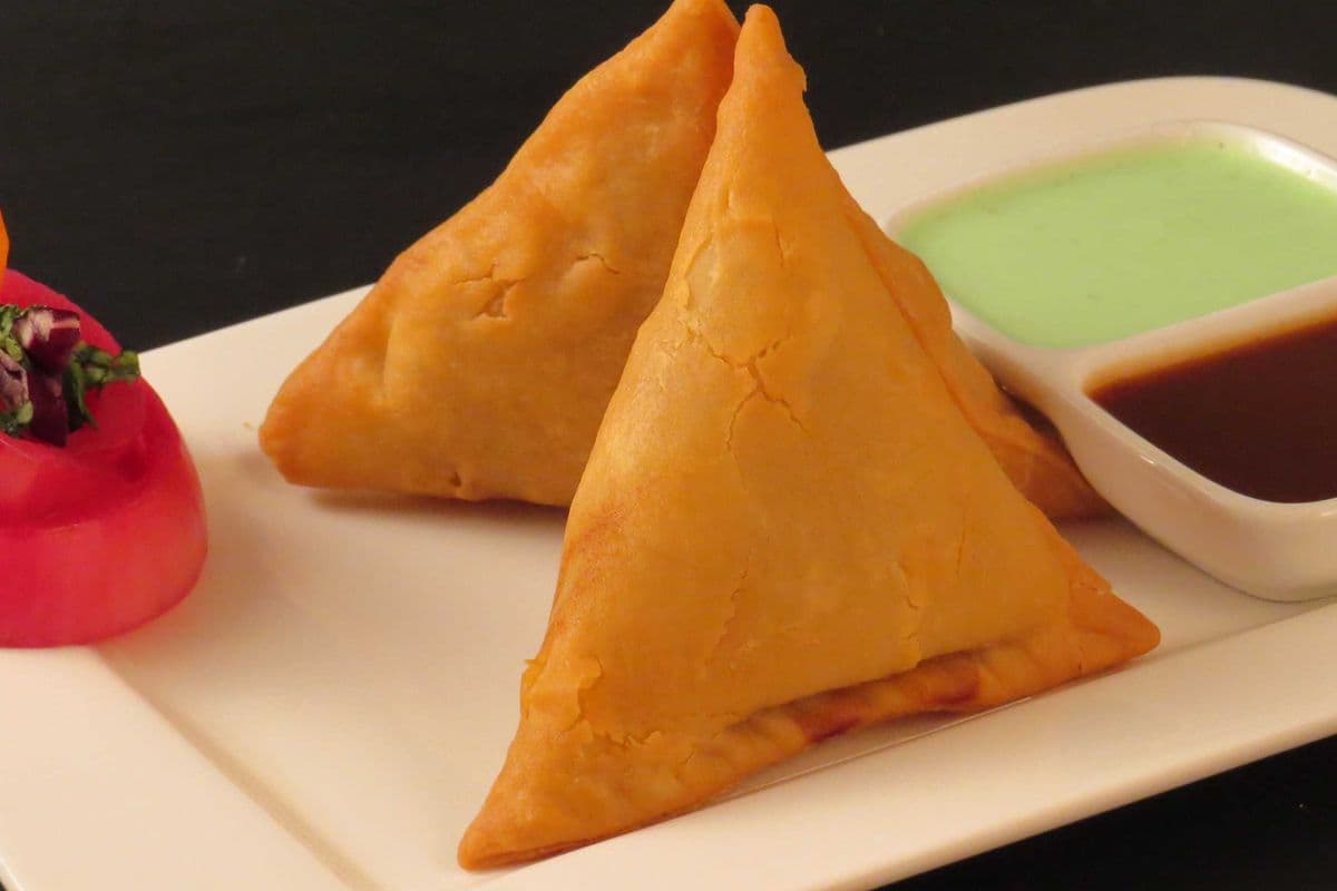 Vegetable Samosa (2 pcs)