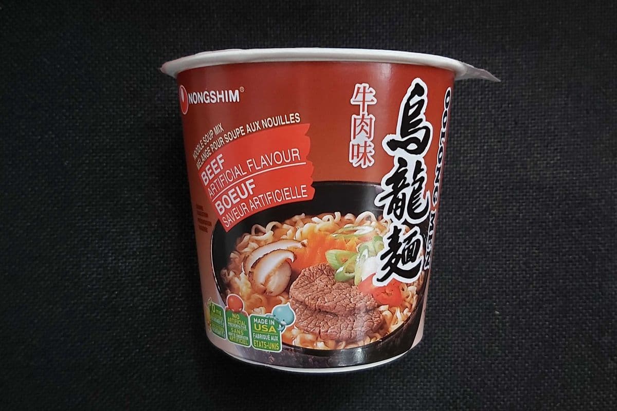 Oolong Men 乌龙面杯面 Boeuf Savour / Beef flavour 75g