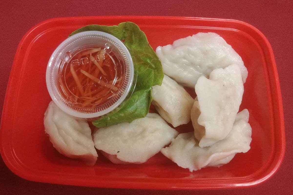 9. Raviochines à la vapeur (6 mcx) / Steamed Dumplings (6 pcs)