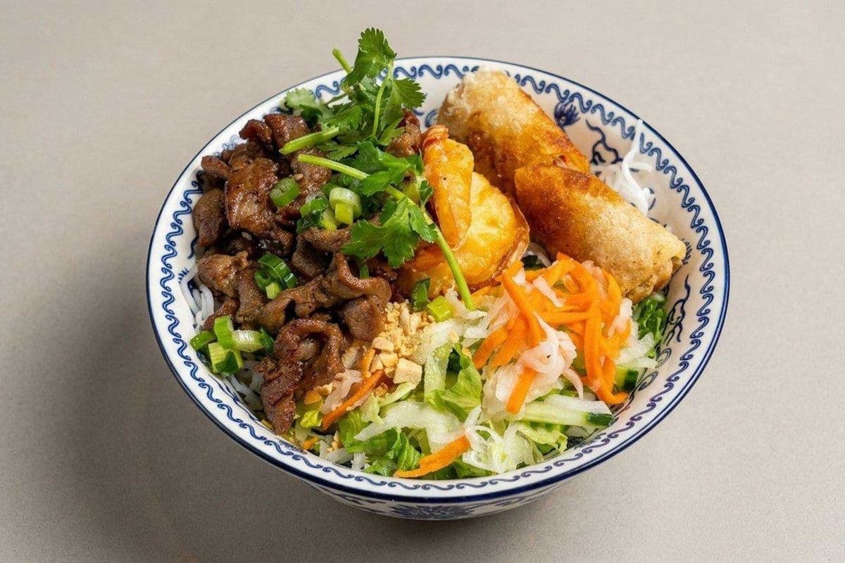 40. Bun Thit Nuong, Tom Nuong, Cha Gio
