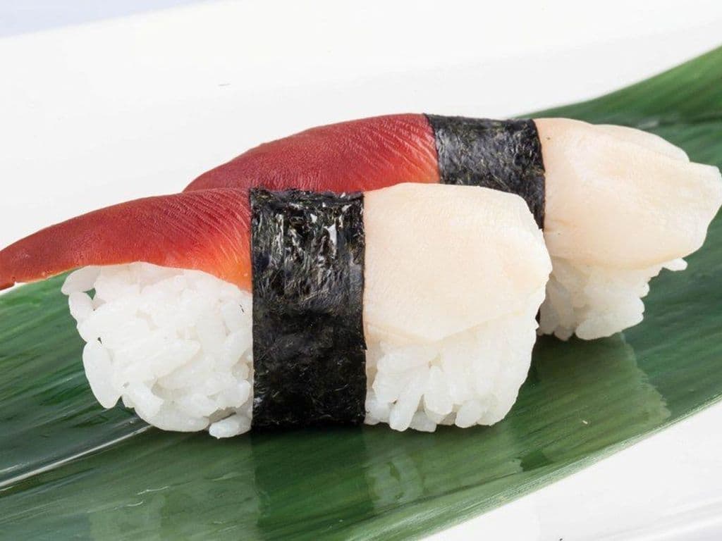 409. Surf Clam Sushi (3pc)