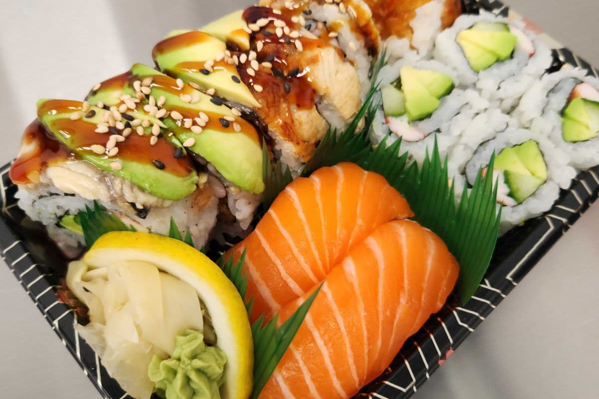E4. Black Dragon Sushi Combo