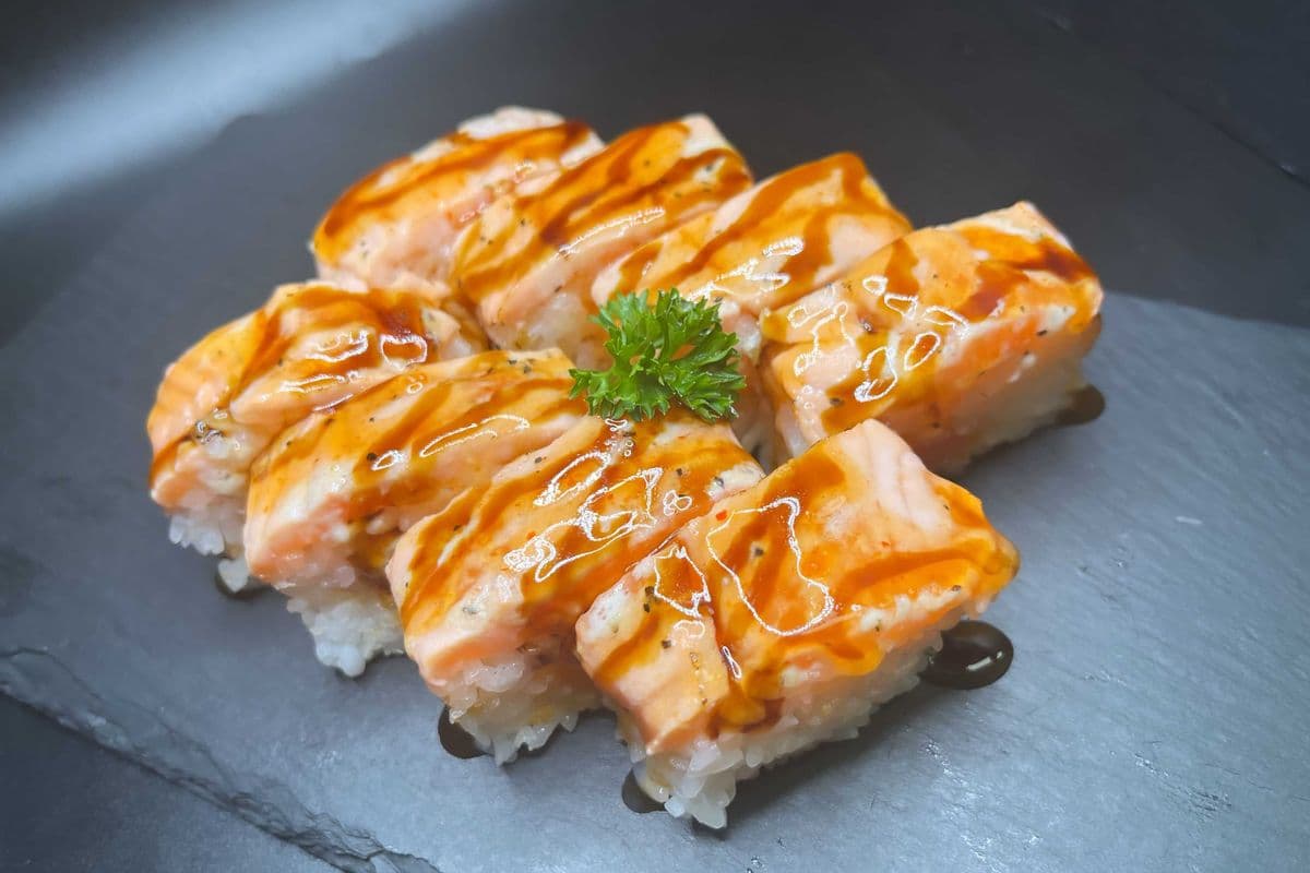 Torched Salmon Press (7 pcs)