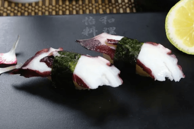 Tako Sushi (2 Pieces)