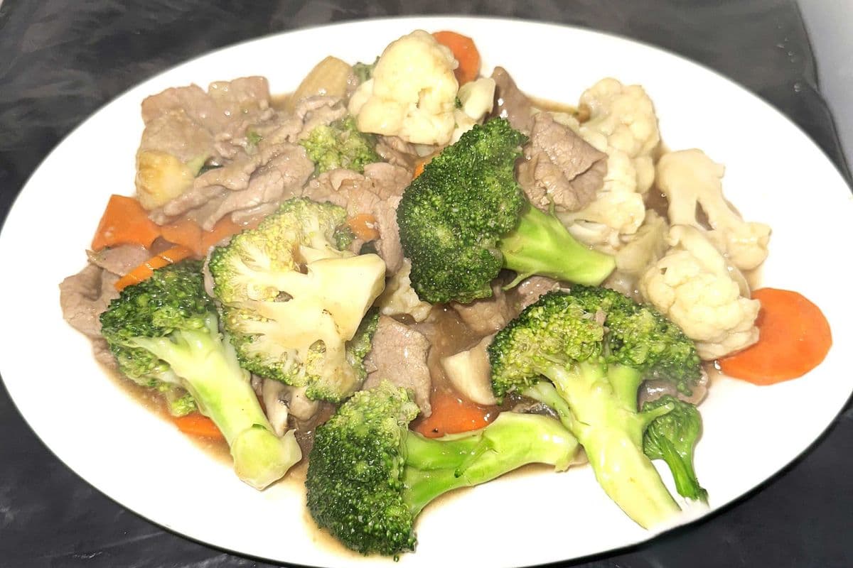 81. Pan Fried Beef with Mixed Vegetables