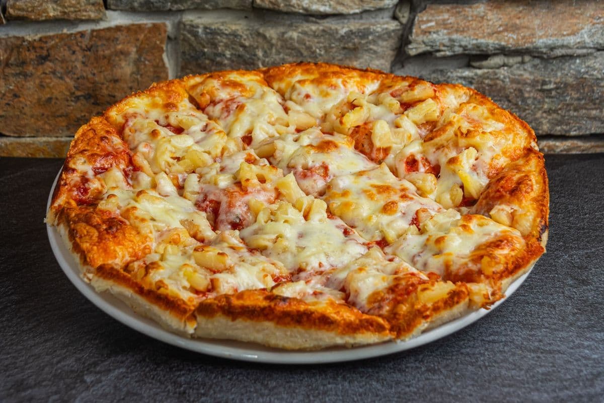 #11 8" Small Pineapple Classic Pizza