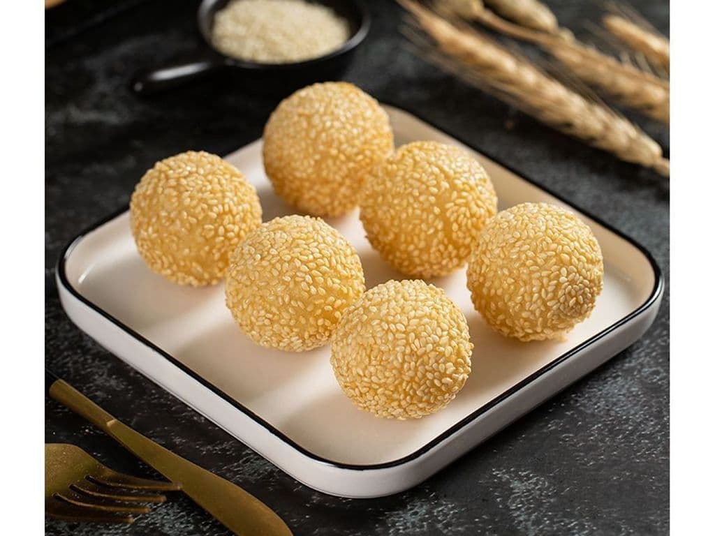 Fried Sesame Balls (red bean)(6pc) 芝麻球(红豆)