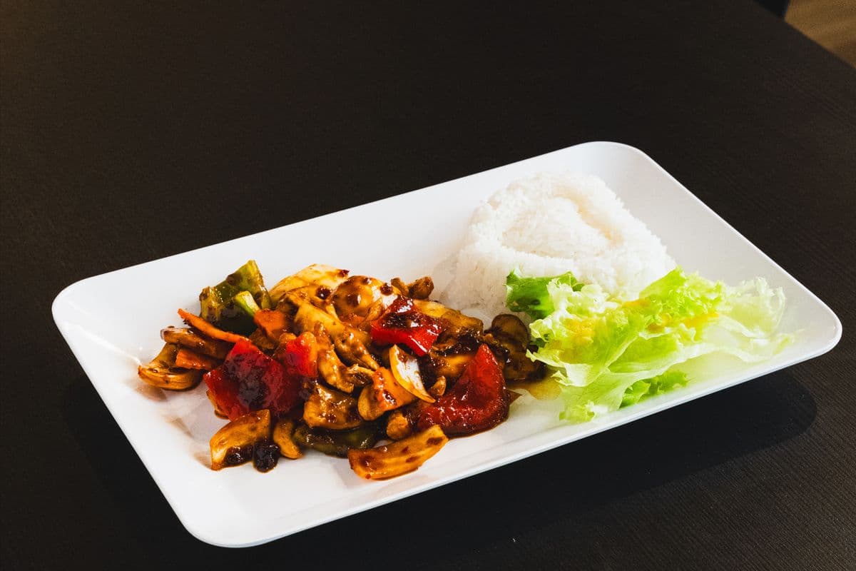 L7. Cashew Nuts with Rice and Salad