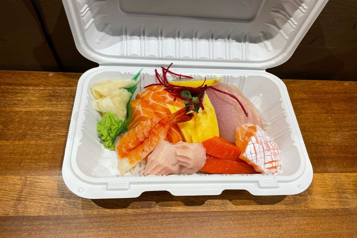Assorted Sashimi (13 pcs)