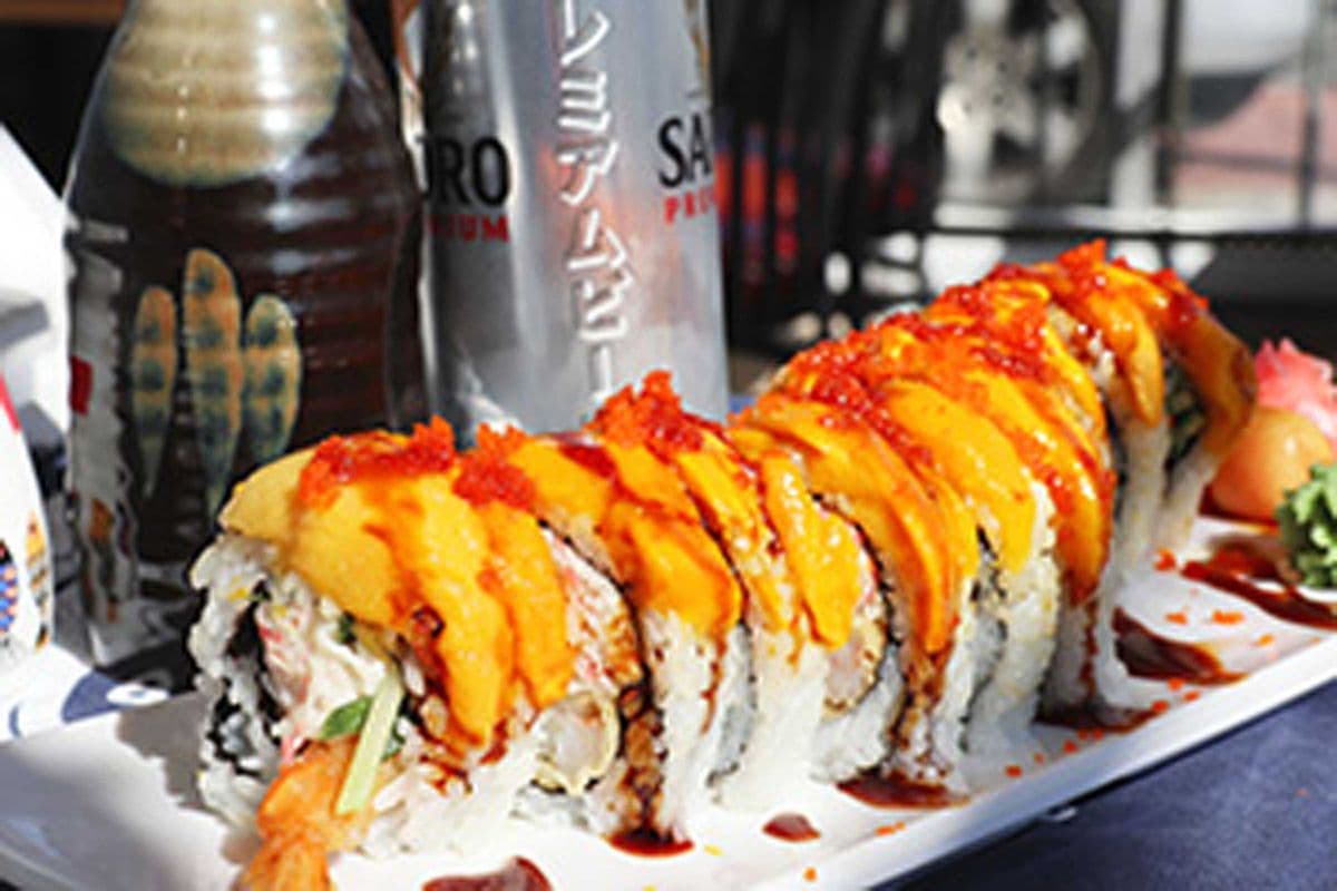 Tropical Dragon Roll (Big round 10pcs)