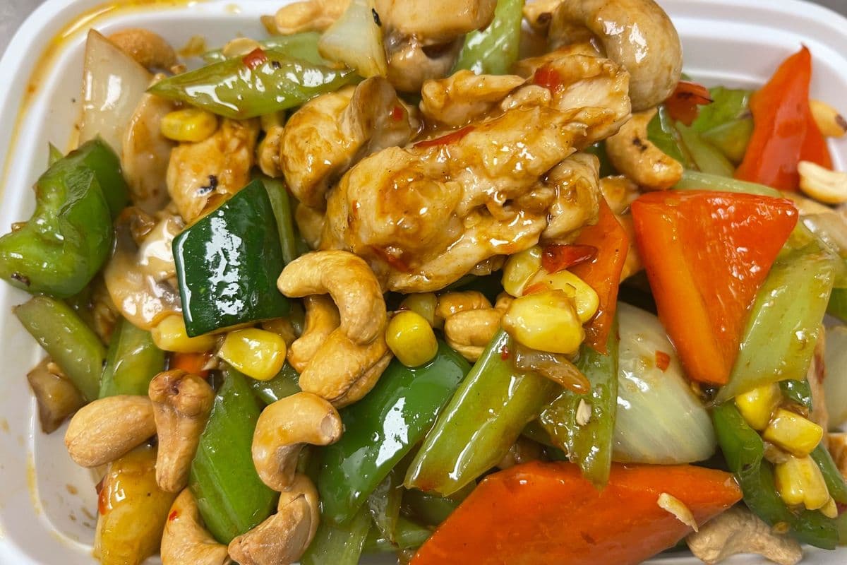Kung Pao Chicken (Cashew Nuts)(Spicy)