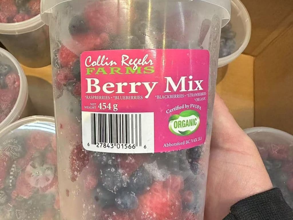 LOCAL COLLIN REGEHR FARMS FROZEN BERRY MIX 454G (LOCAL BC)