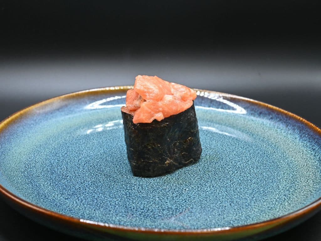 Spicy Salmon (1 Pc)