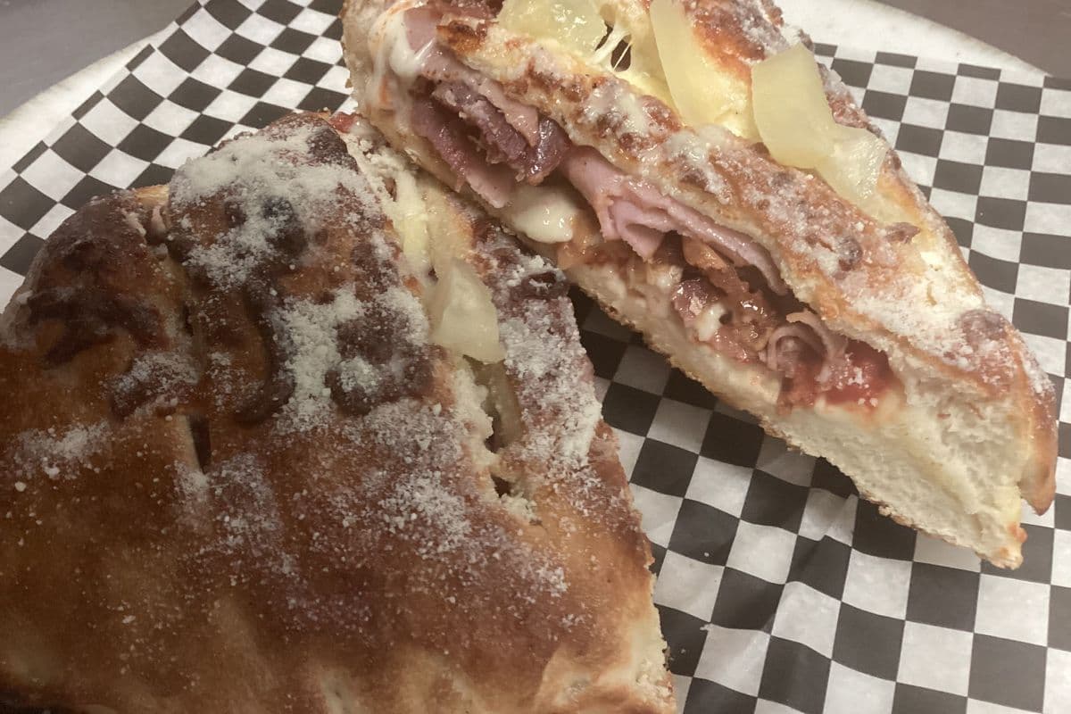 TROPICAL HAWAIIAN CALZONE
