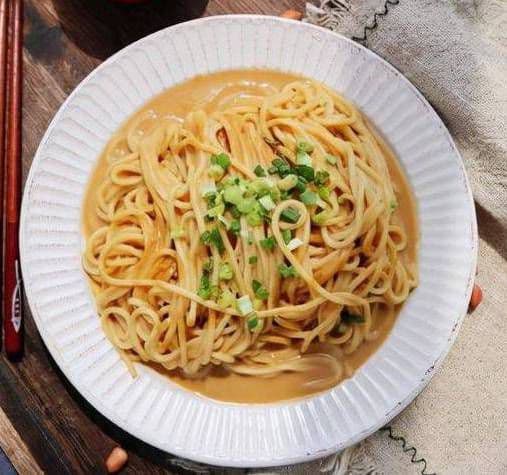 Noodle with Peanut Sauce  / 花生酱拌面- Q8