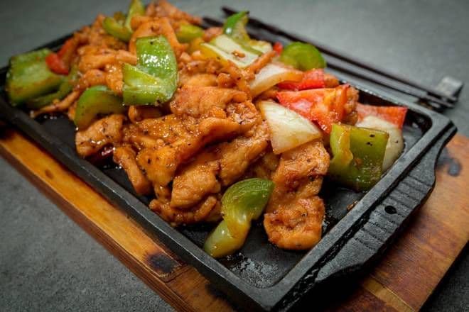 Halal Sizzling Garlic Pepper Chicken