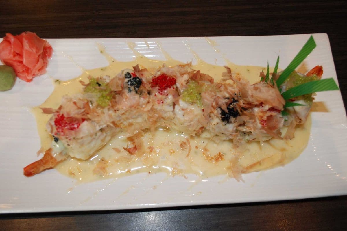 White Dragon Roll (8 pcs)