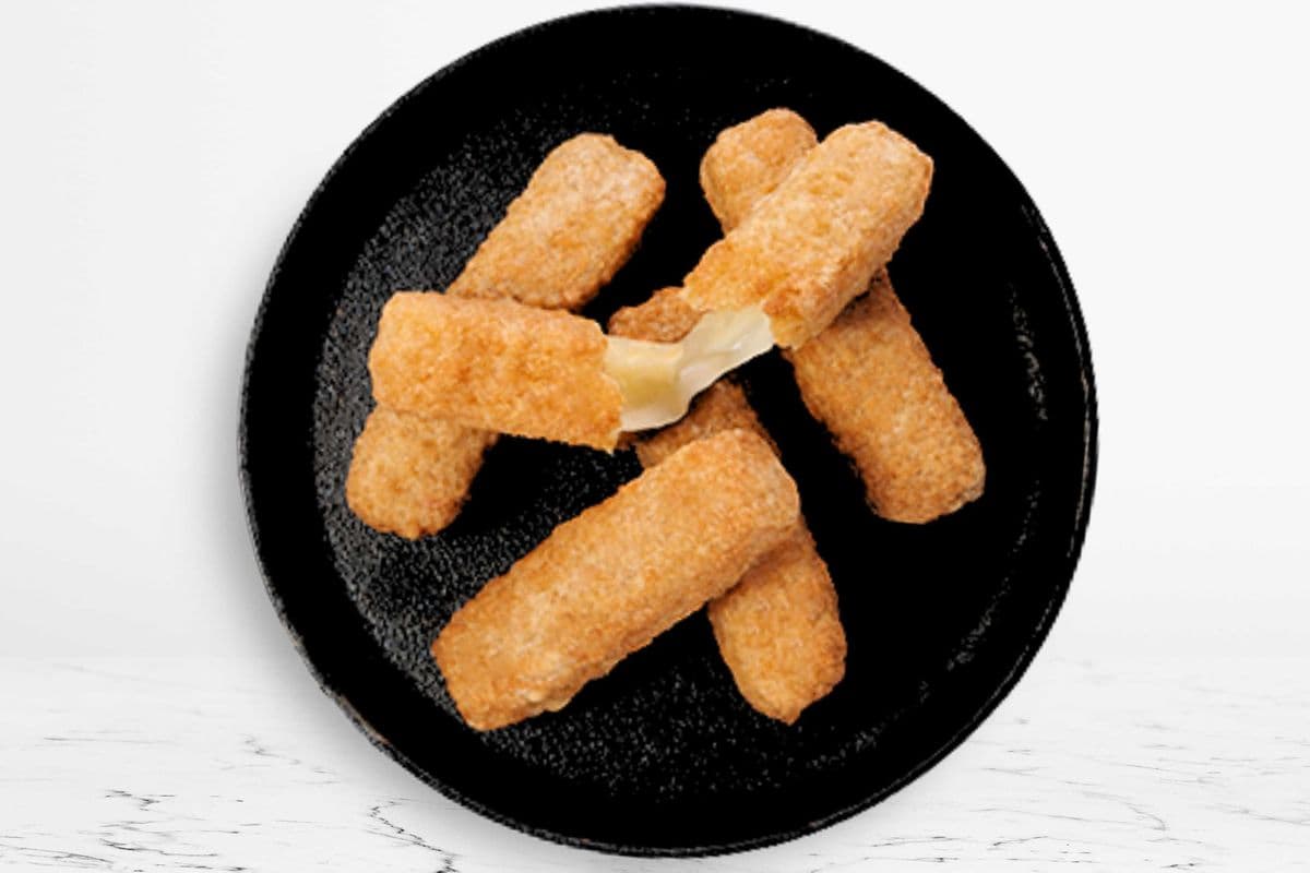Mozzarella Sticks (6 pcs)