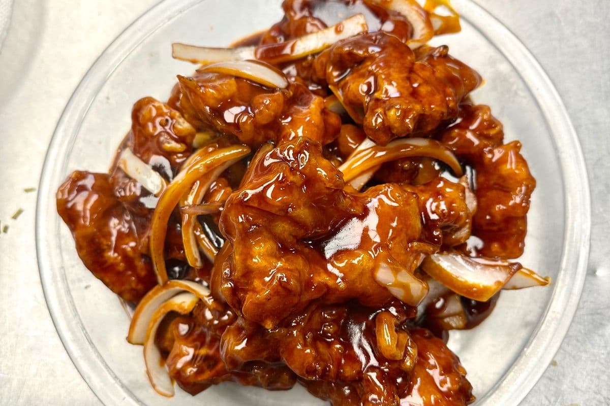 P8. Longe de porc a la sauce pekinoise / Pork Chop with Peking Sauce