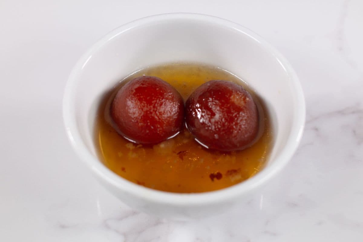 80. Gulab Jamun (3 pcs)