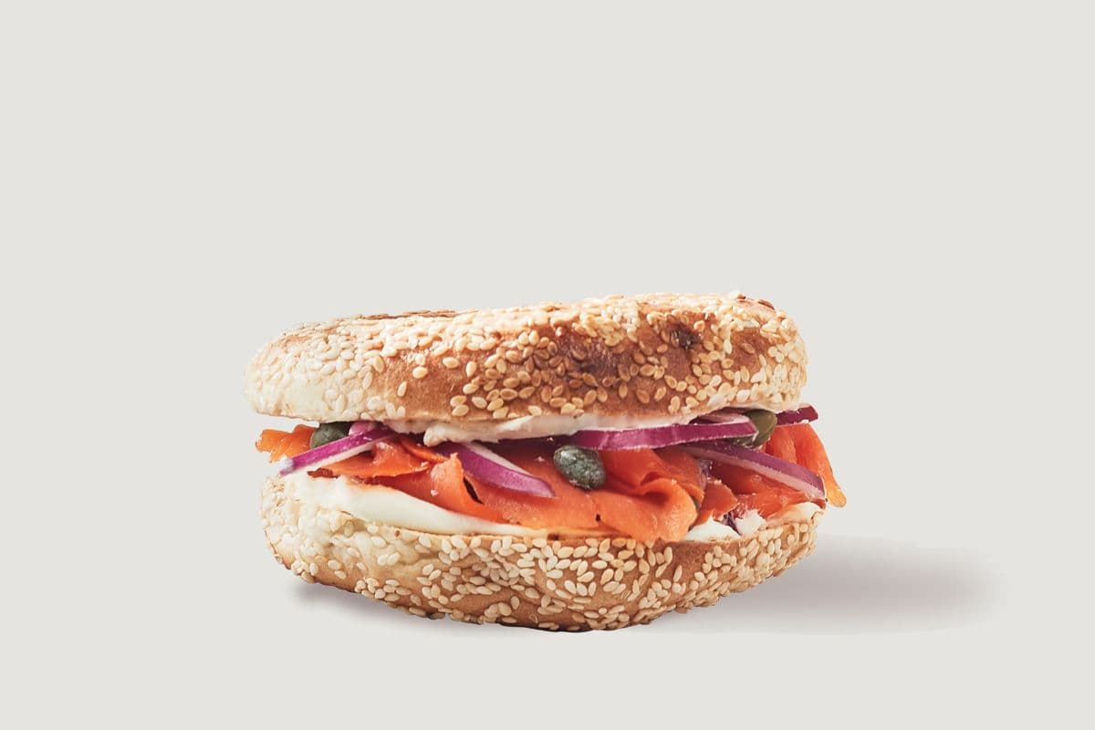 Bagel au saumon fumé et fromage à la crème / Cream Cheese Smoked Salmon Bagel