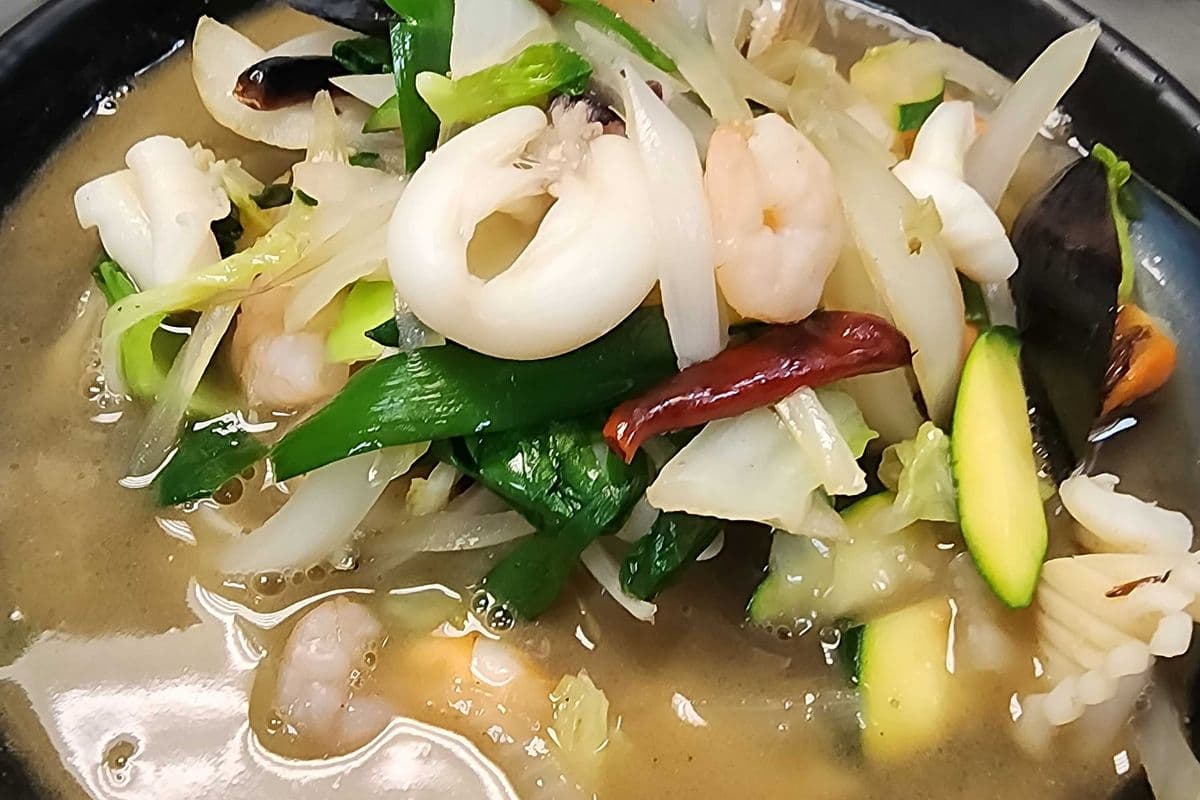 Seafood noodle Soup (mild spicy)(백짬뽕)