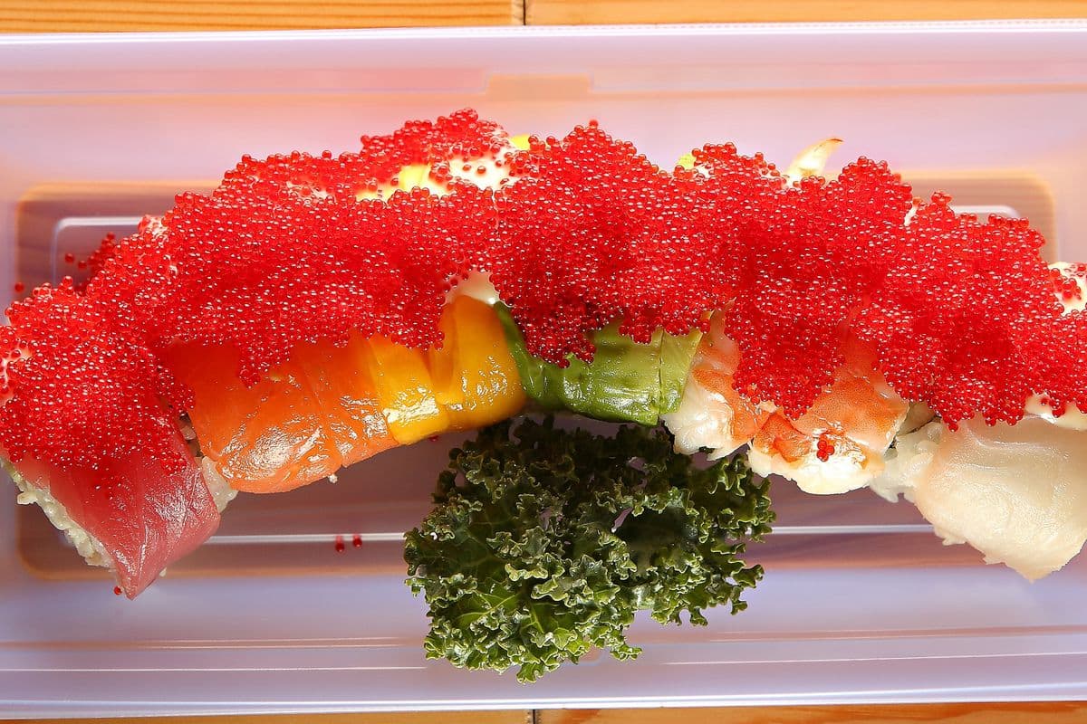 Rainbow Roll (8 pcs)