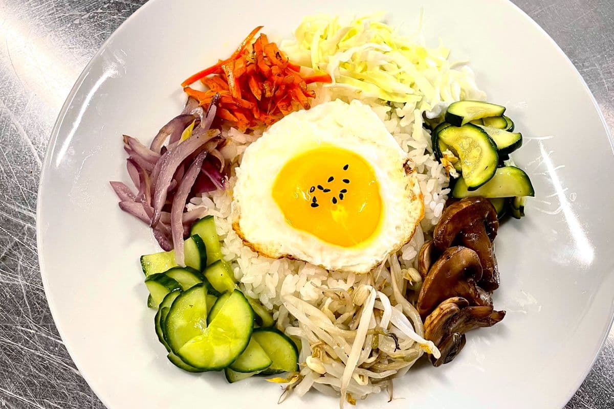 Bibimbap avec soupe / Bibimbap with soup