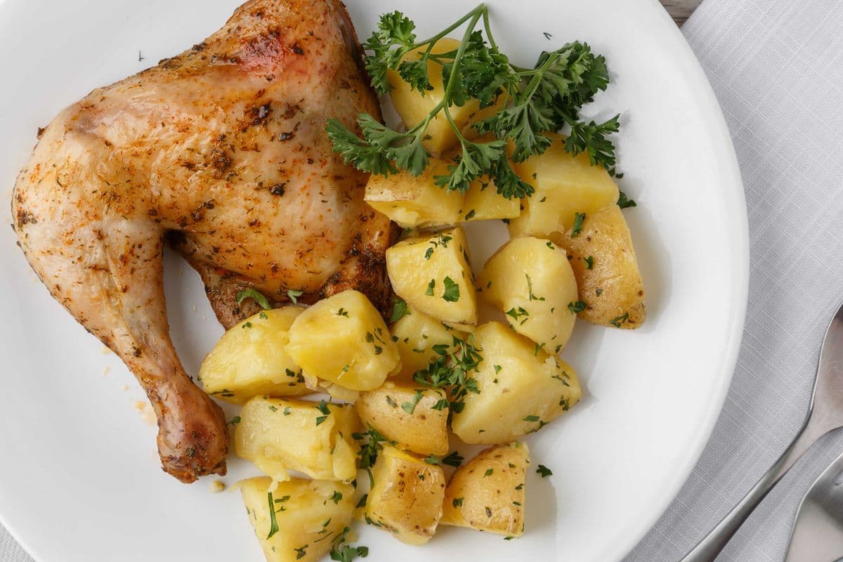 Chicken Leg Quarters + Side + Borscht (12 oz)+ Bread + Sour Cream