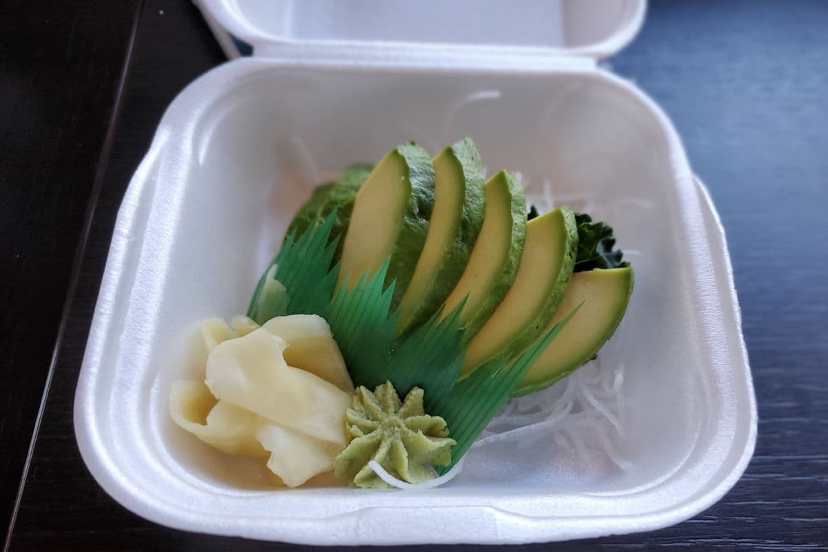 142. Avocado Sashimi (3 pcs)