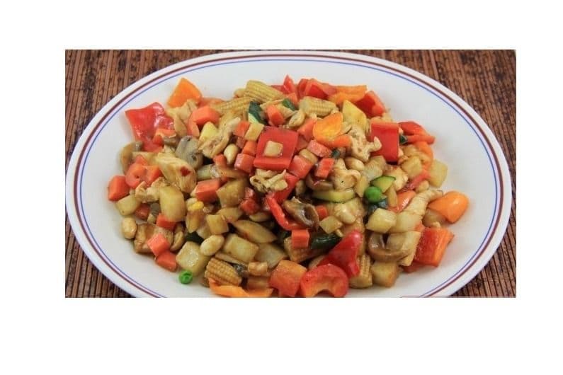 Spicy Diced Chicken with Red Pepper and Peanuts