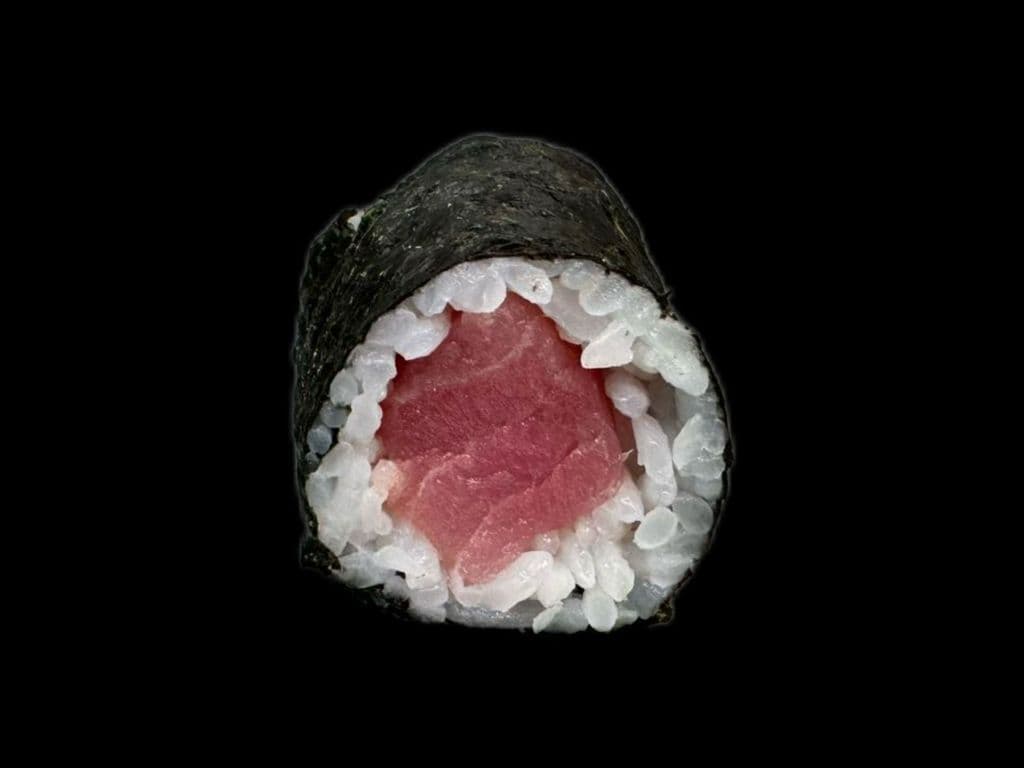 Tuna Roll (8pcs)