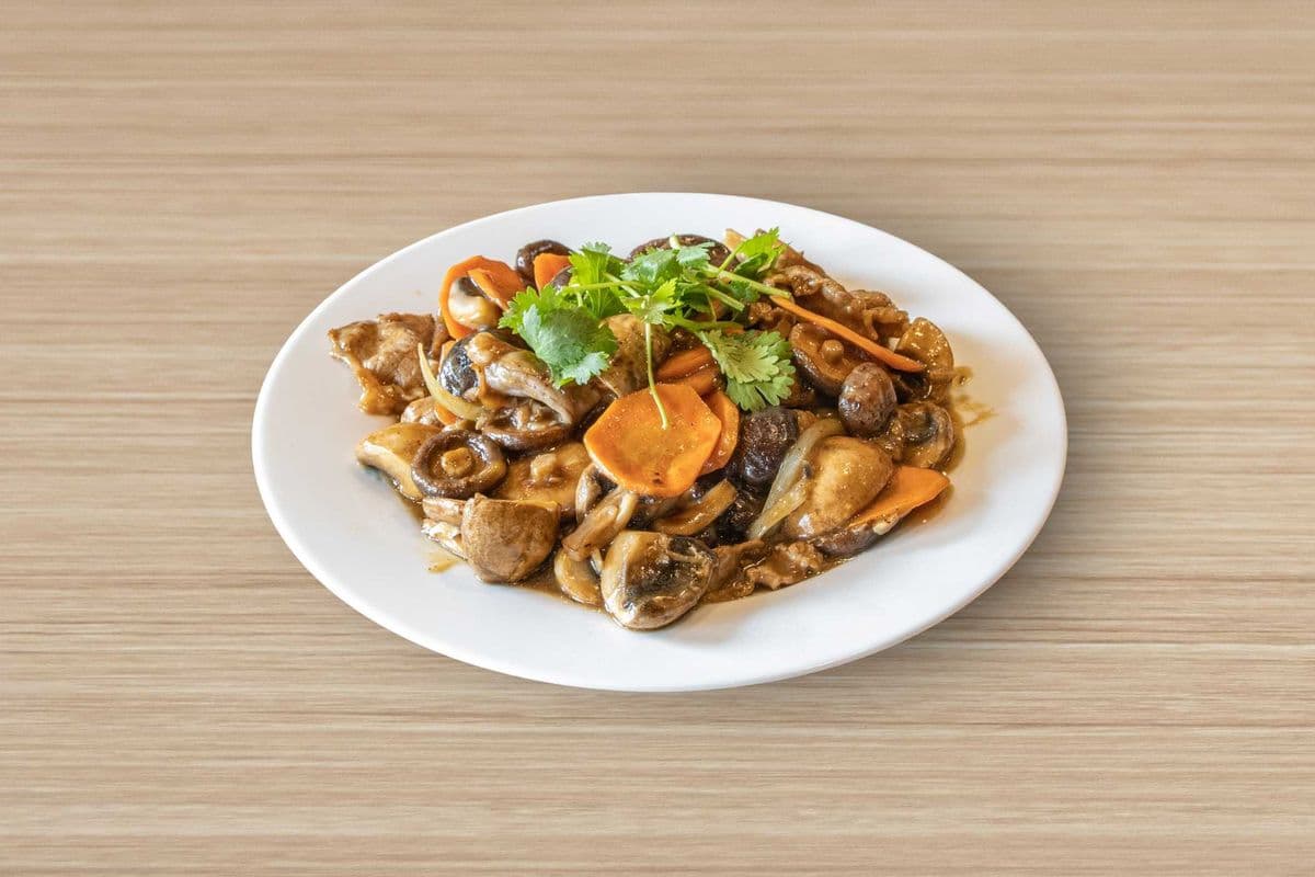 85. Stir-Fried Chicken, Shrimp or Beef with Mushrooms