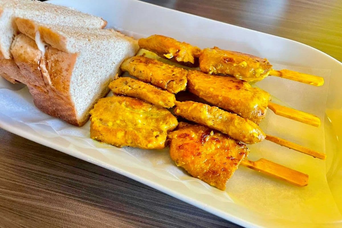 Classic Thai Chicken Satay (4 pcs)