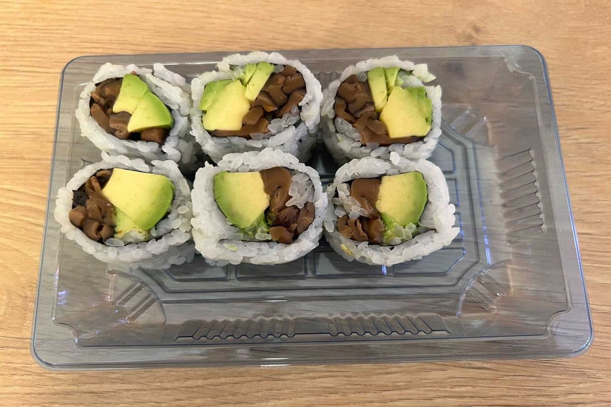 Shiitake Avo Roll (6 pcs)