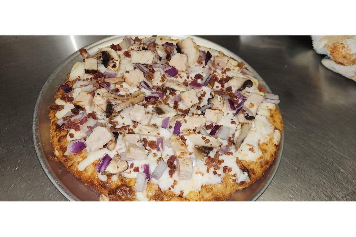 12" Chicken Alfredo Pizza