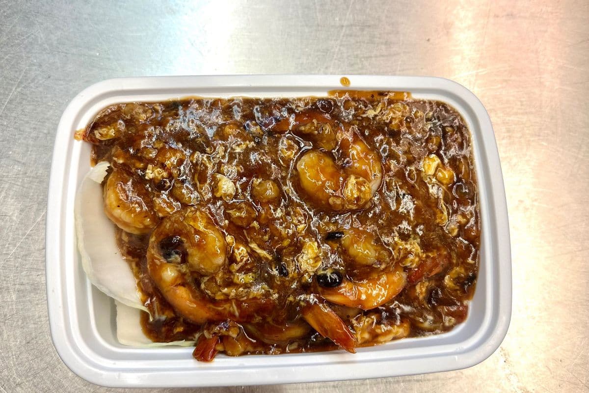 F10. Crevettes avec sauce de homard / Shrimp with Lobster Sauce