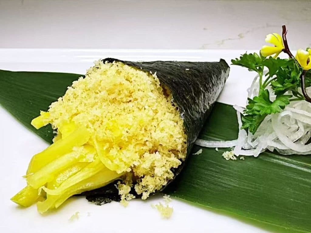 Crispy Mango  Handroll(1 pc)