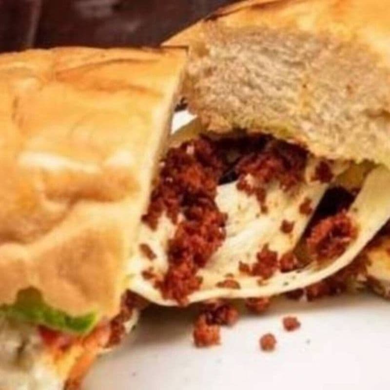 Sandwich campechana (bœuf et chorizo) + boisson / Campechana Sandwich (Beef & Chorizo) + Drink + Churro