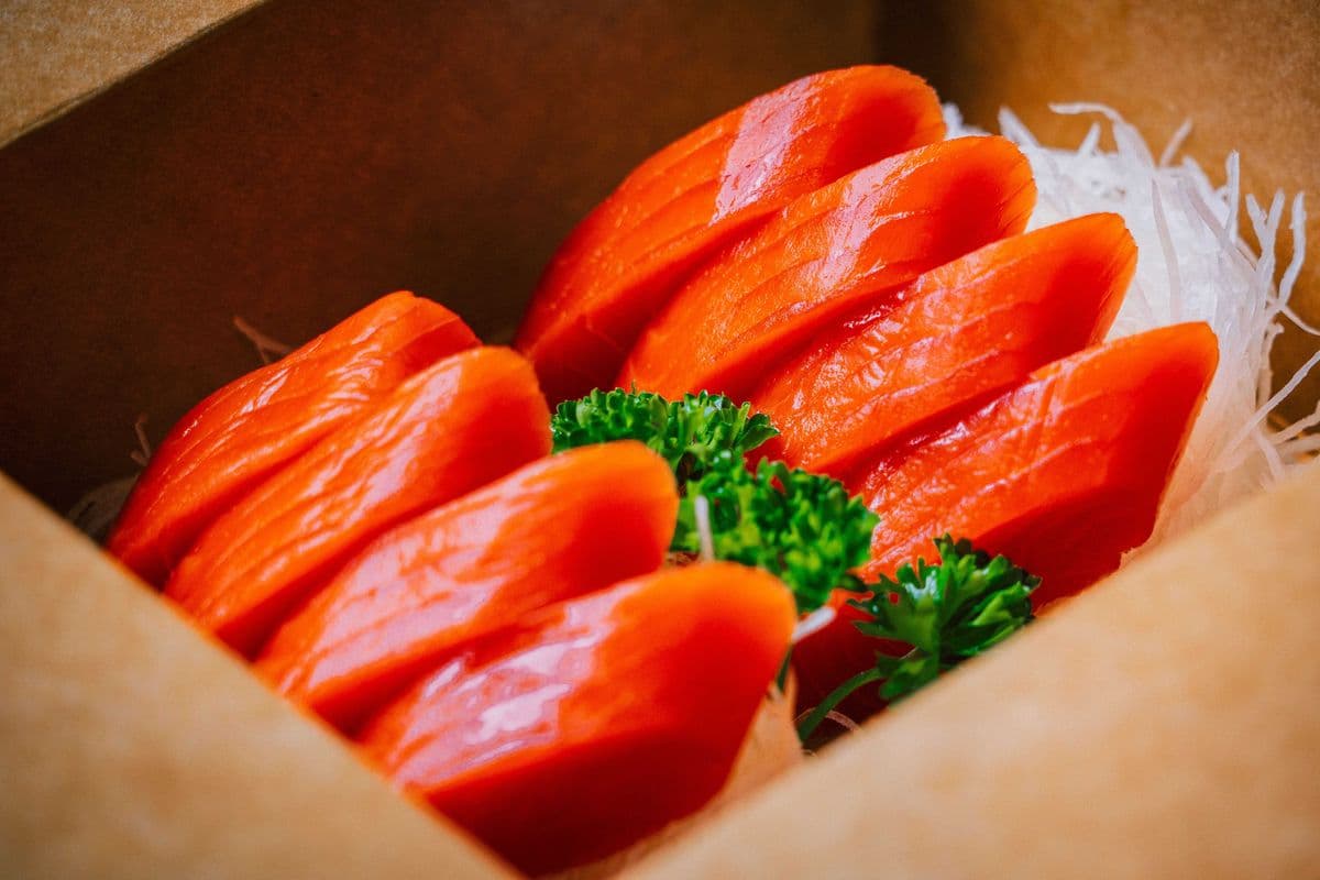 Salmon Sashimi (8 Pieces)