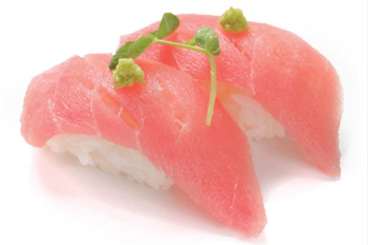 Tuna Nigiri Sushi (1 pc)
