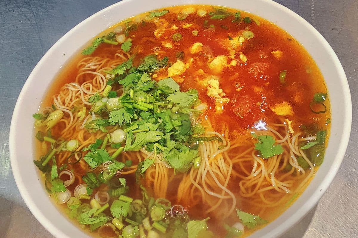 Noodles in Sour Soup 酸汤面