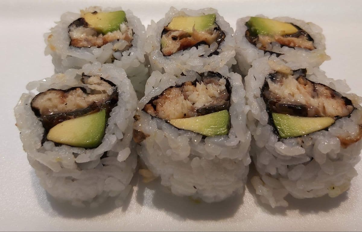 24.Unagi with Avocado Roll 8pcs (270 Cal)